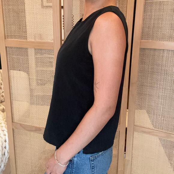 Black tank top loose crepe notations size small - Picture 2 of 6